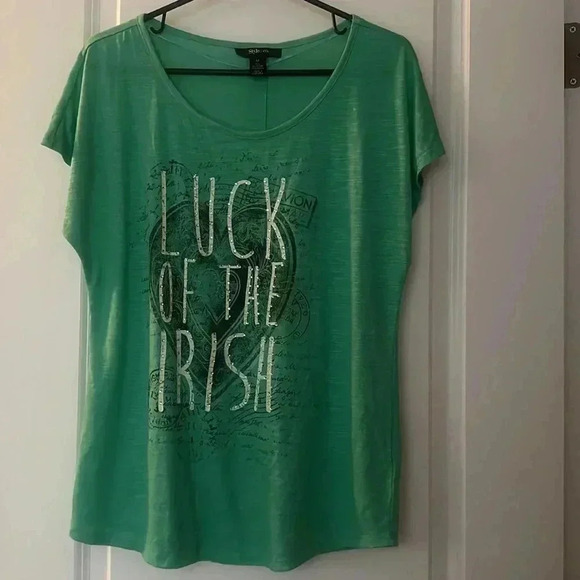 Medium LUCK OF THE IRISH Style & Co Tee - Picture 11 of 13